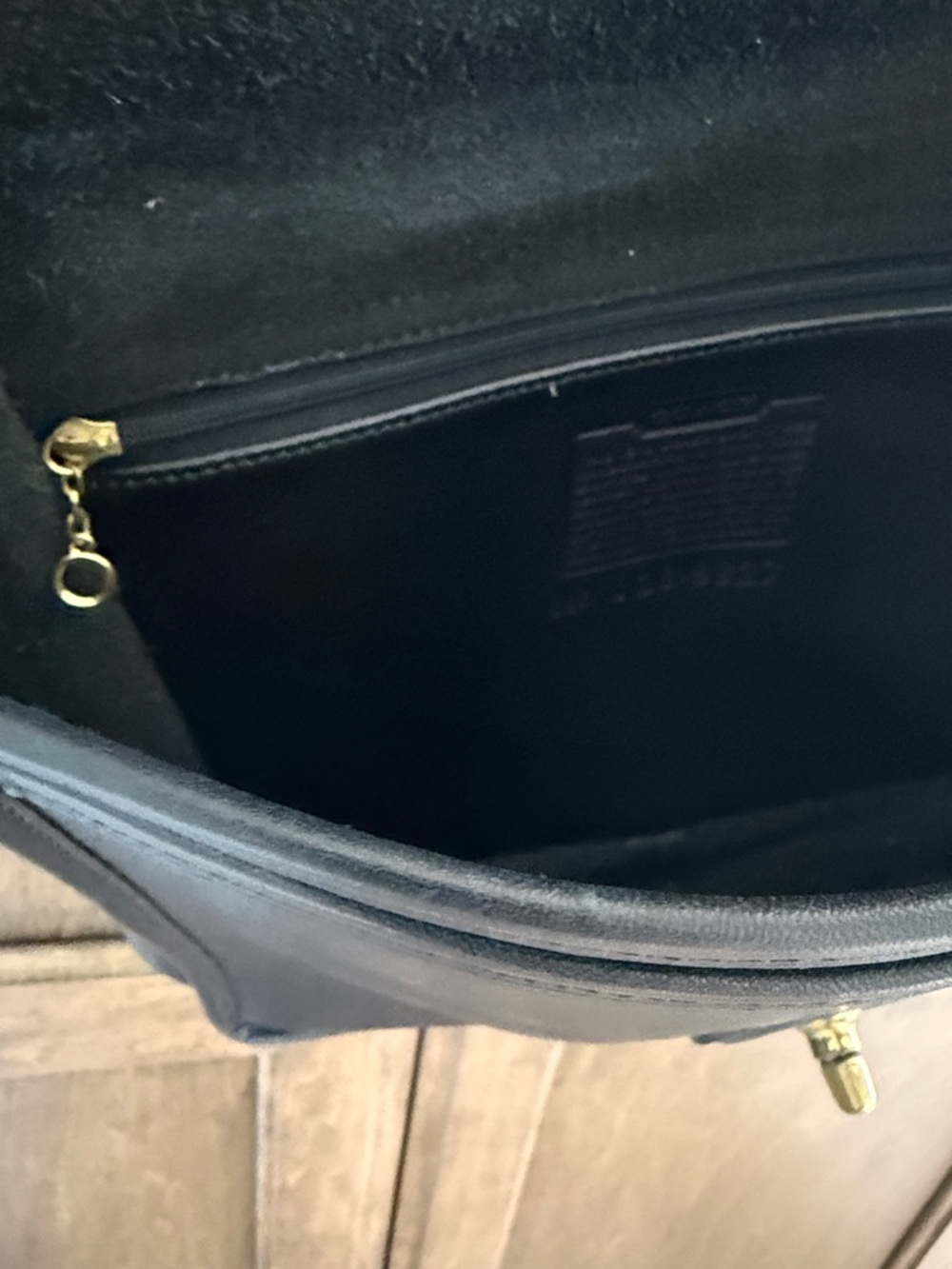 Coach Authentic Vintage Willis Bag. Black Leather. Brass Hardware. - Picture 12 of 14